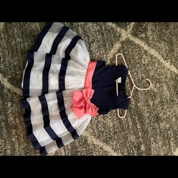 10 beautiful dresses! Size 18 months
